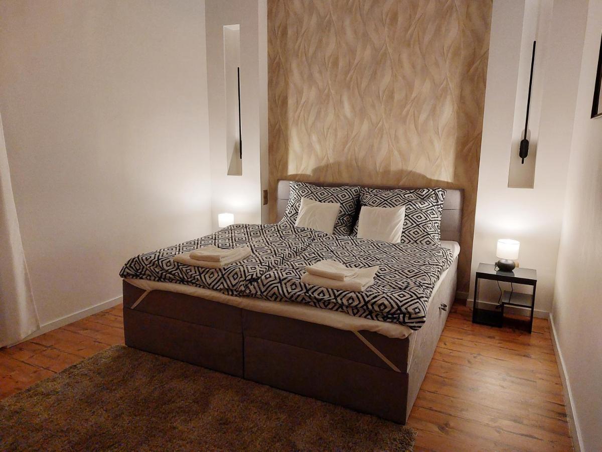 Square 16 Apartman - Absolutely Central Location With Self Check In Szombathely Exterior foto